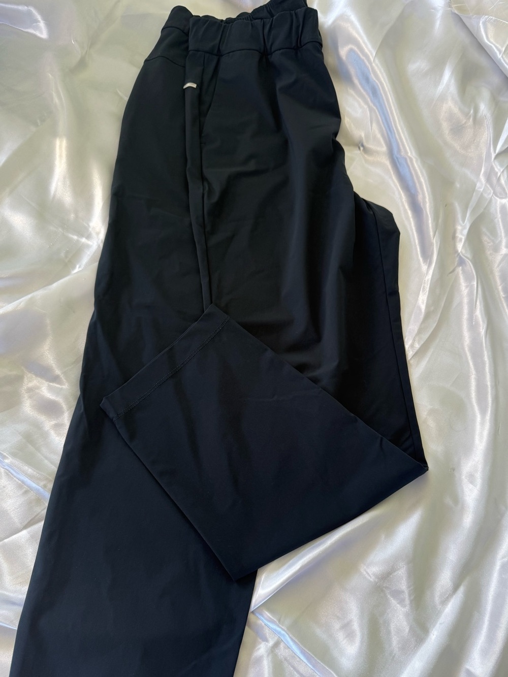 Vuori Navy Blue Joggers with Elastic Waist